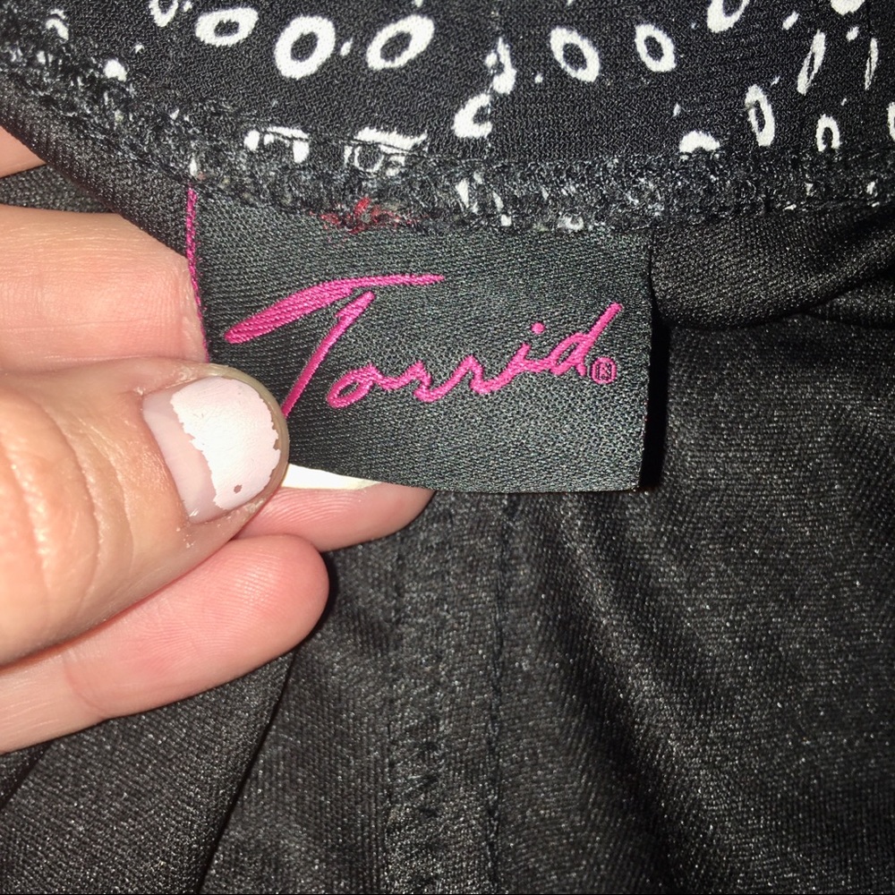 * SOLD* Torrid Halter Retro Pin-Up Black Dress - Picture 13 of 13